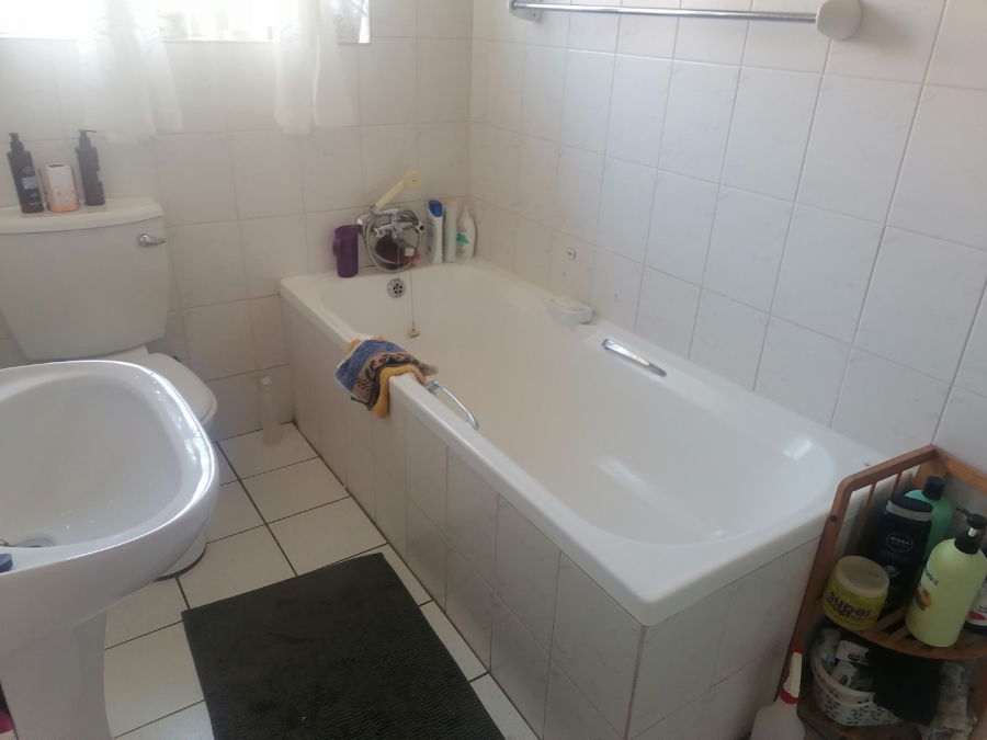 To Let 3 Bedroom Property for Rent in Hospitaalpark Free State